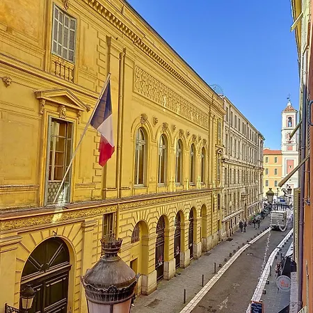 Elegant Old Escape Nice